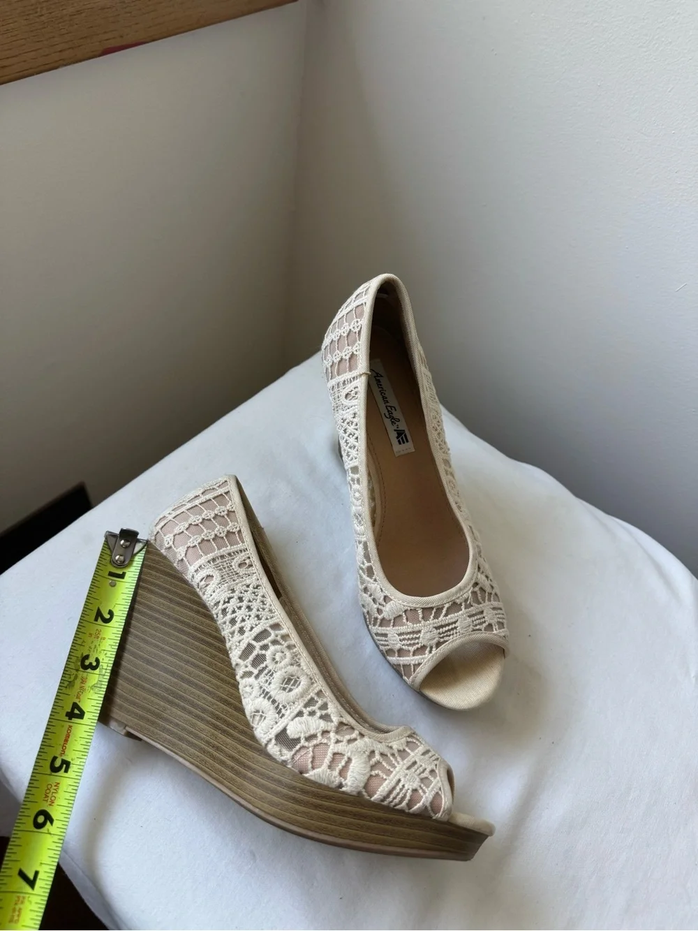 🤍 Y2K America Eagle Lace Peep Toe Wedge Heels Size 8.5 🤍